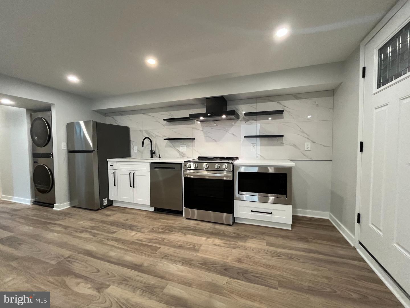 327 Whittier St NW #B — photo