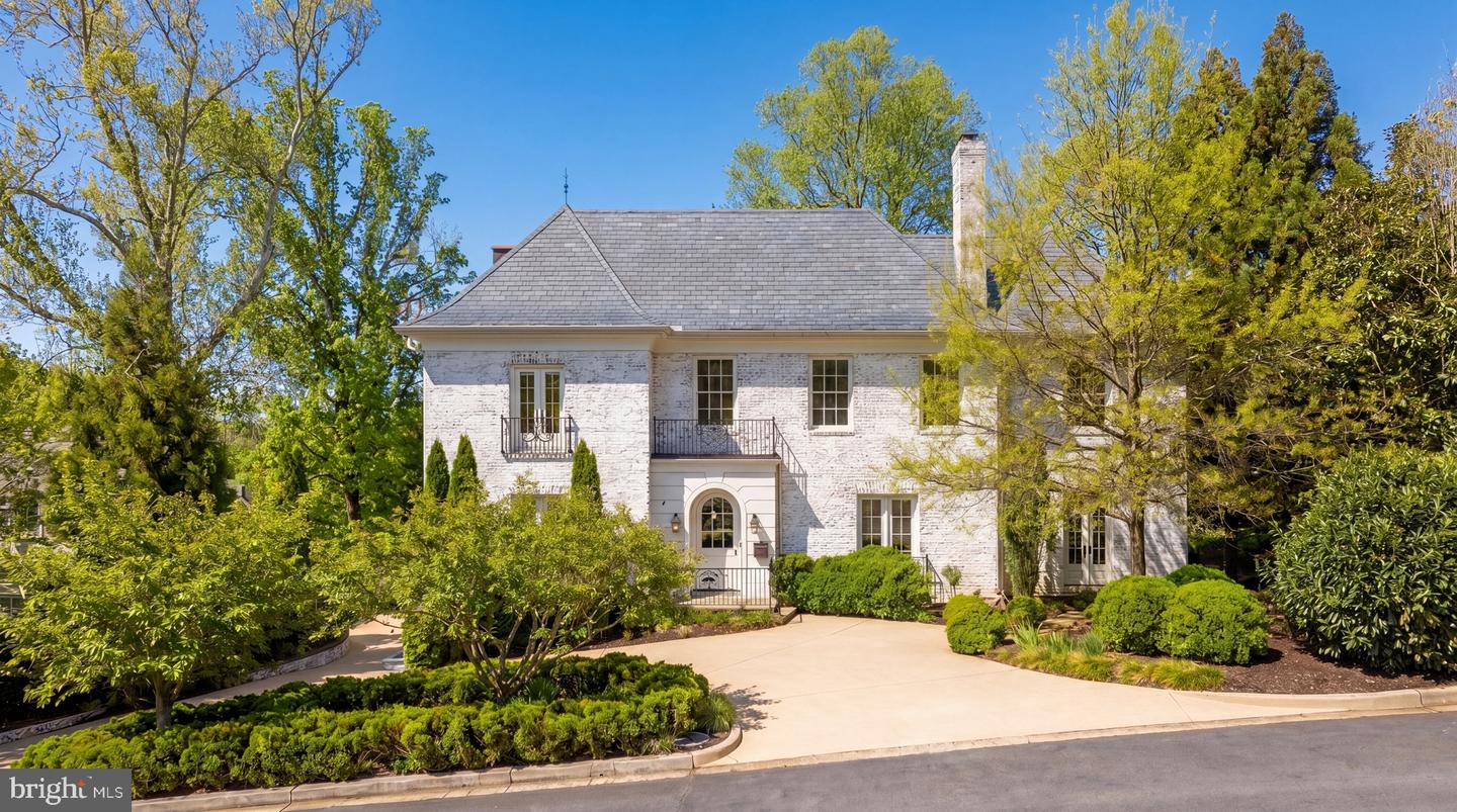2101 Foxhall Road NW, Washington, DC 20007