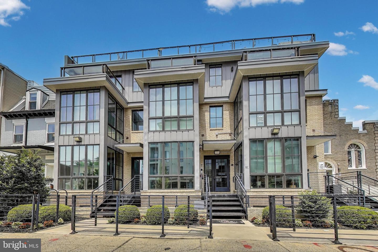 625 Park Rd NW #206 — photo