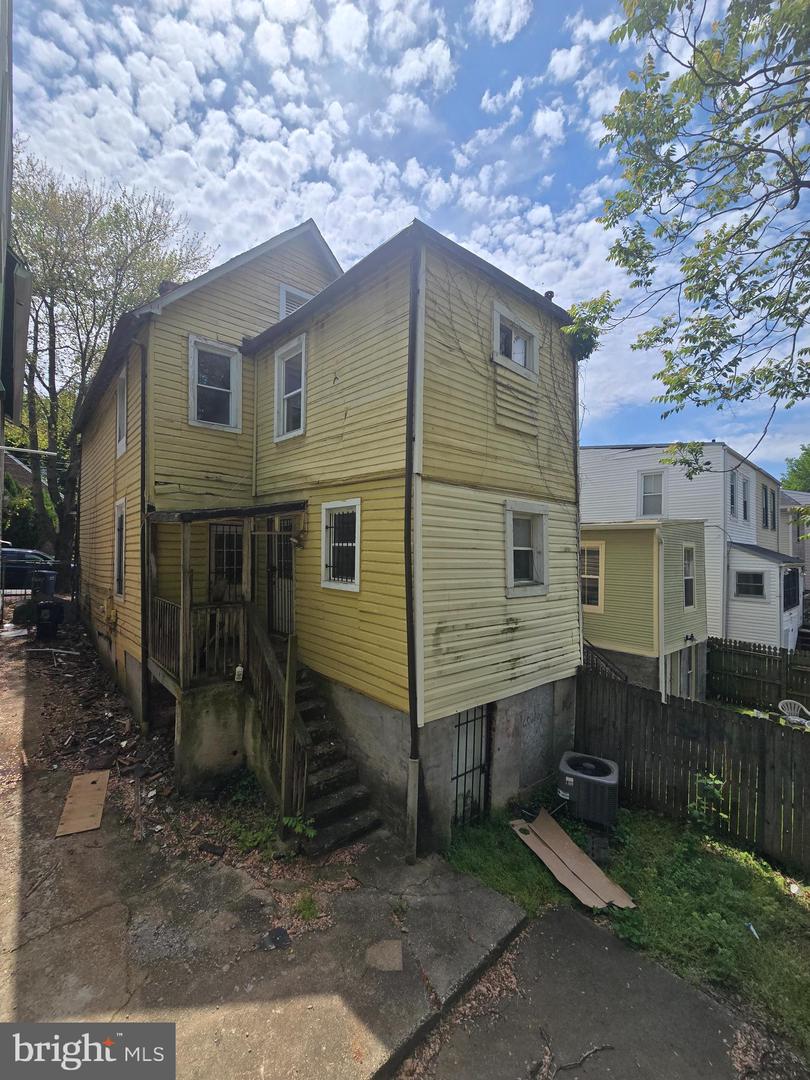 1520 W St SE — photo