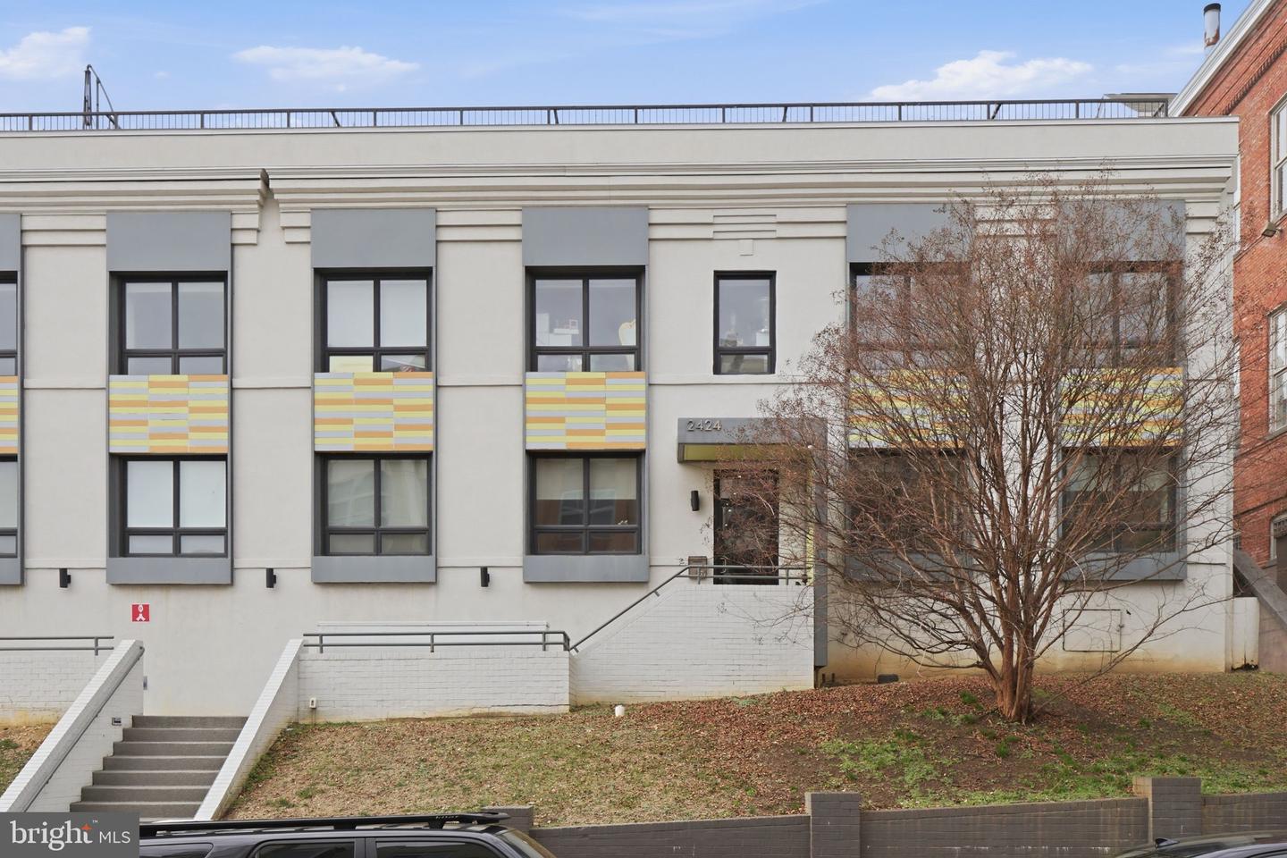 2424 17th St NW #104 — photo