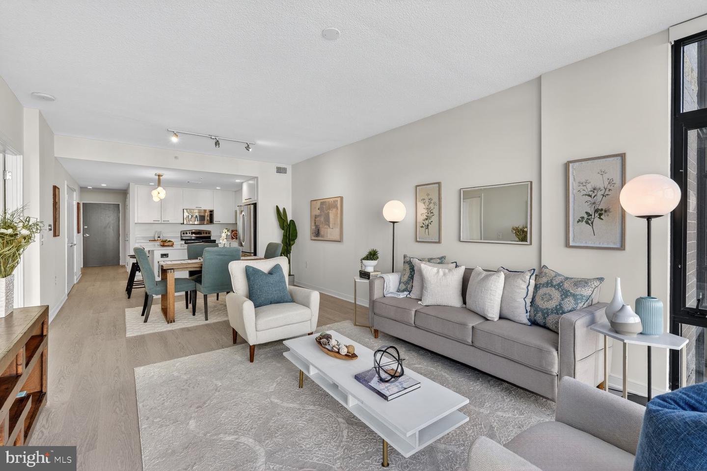 1010 Massachusetts Ave NW #807 — photo