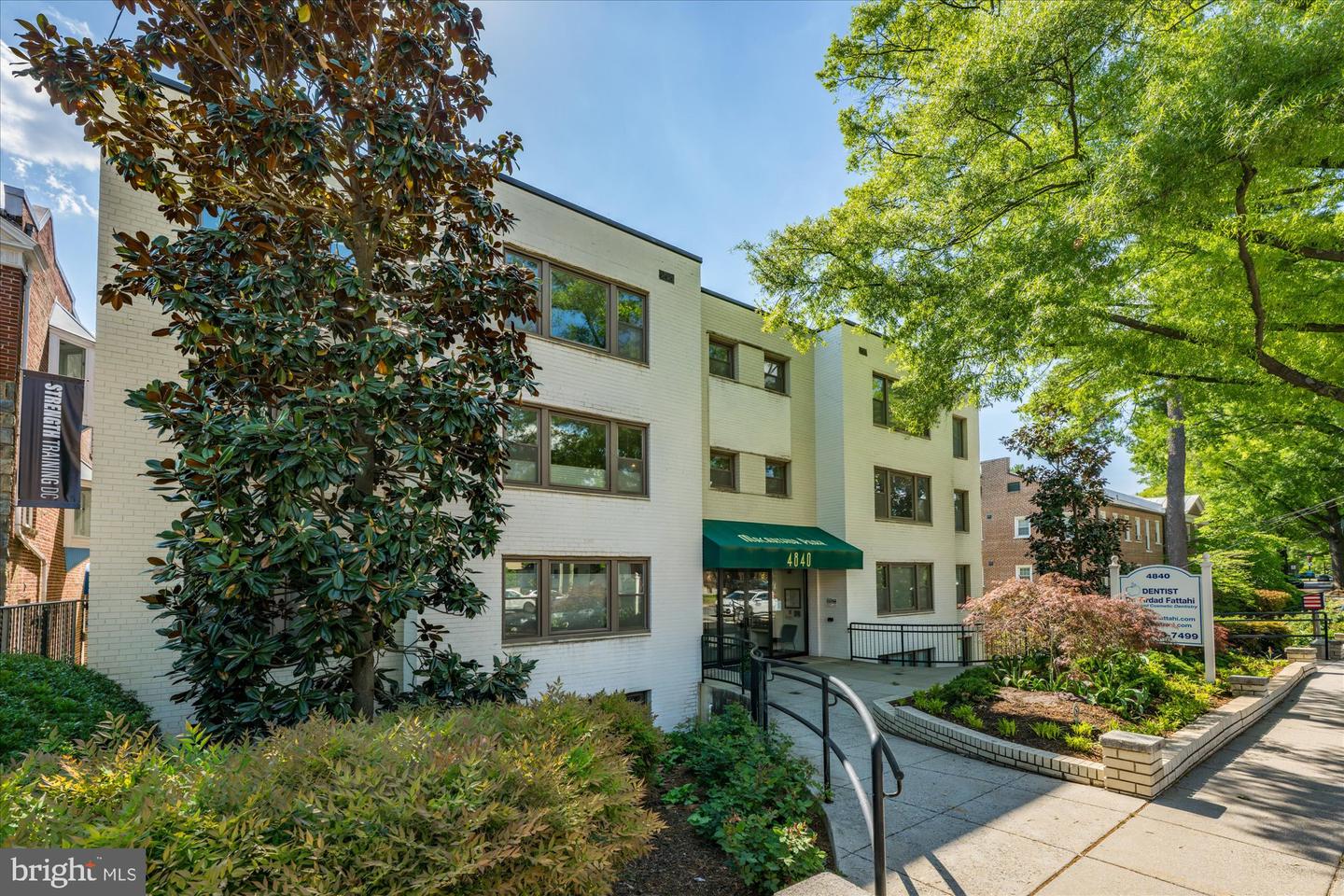 4840 Macarthur Blvd NW #402 — photo