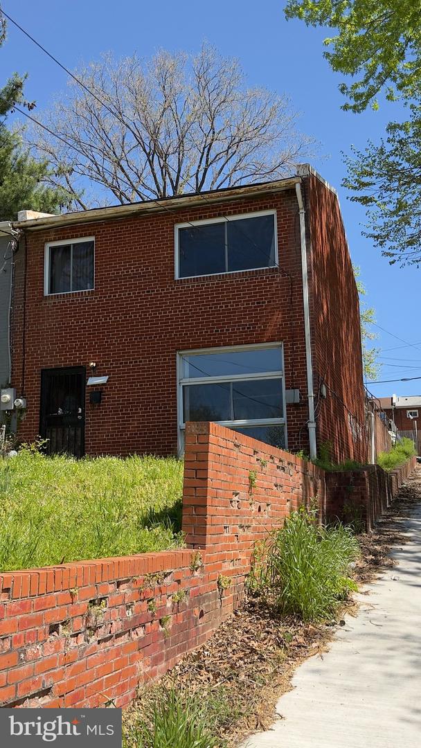 2215 14th St NE — photo