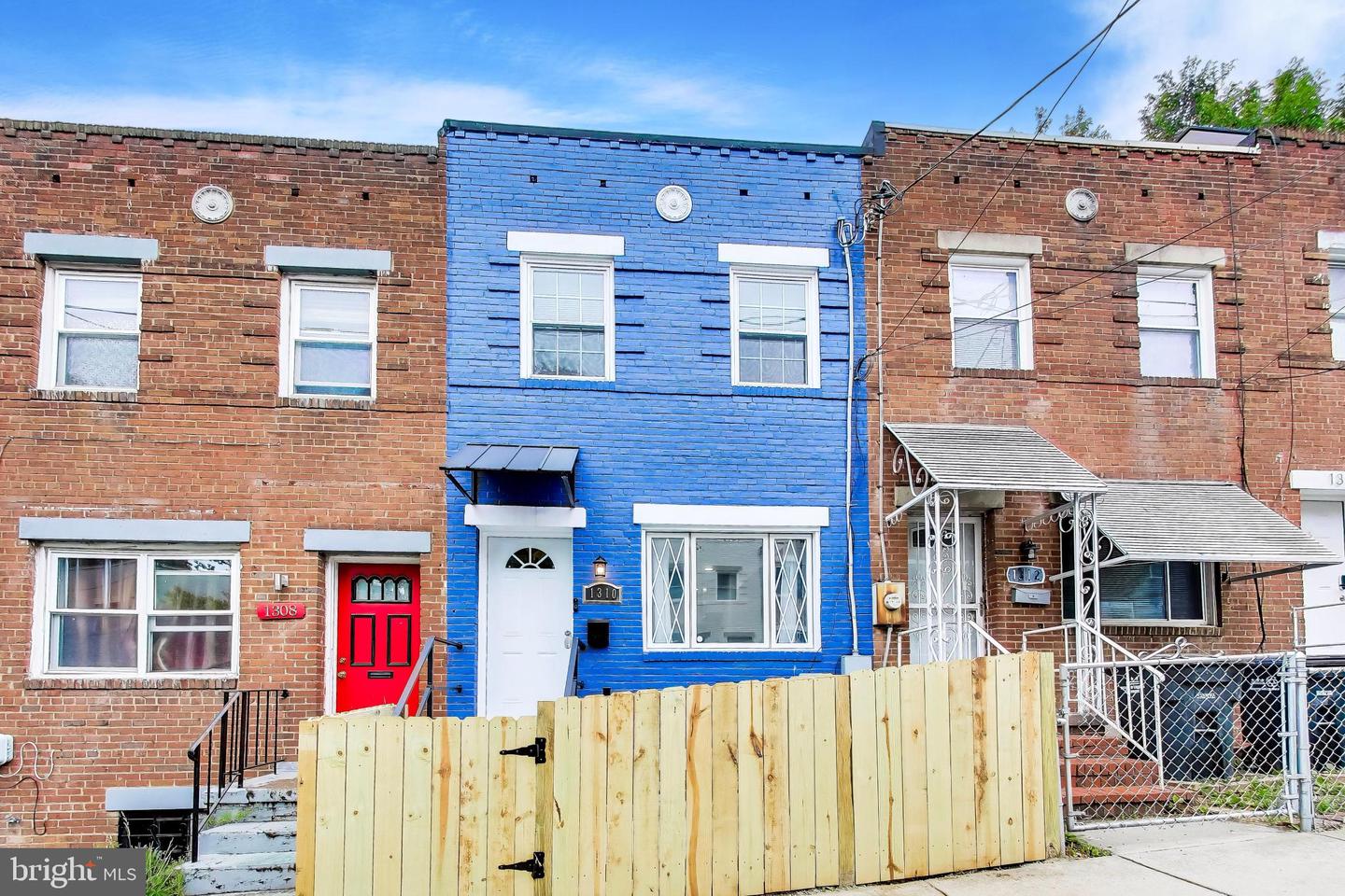 1310 Dexter Ter SE — photo