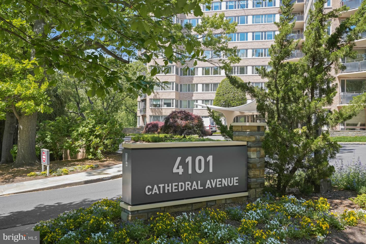 4101 Cathedral Ave NW #504 — photo