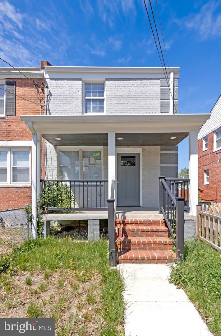 5532 C St SE — photo
