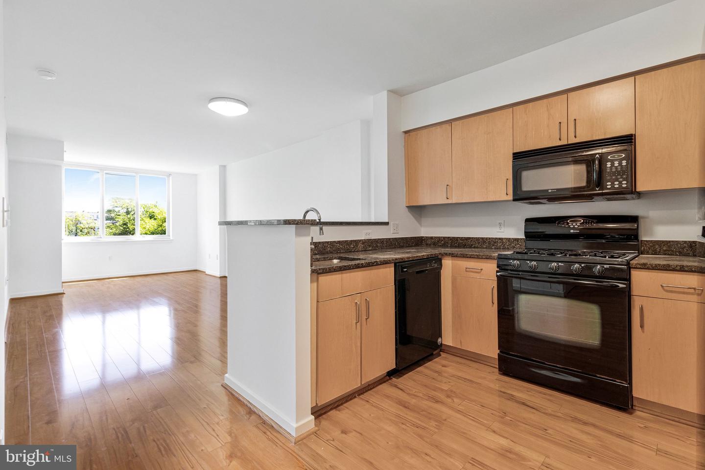 1000 New Jersey Ave SE #321 — photo