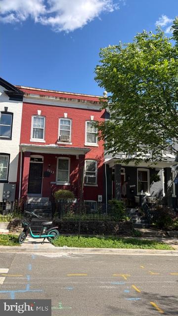 1213 Orren St NE — photo