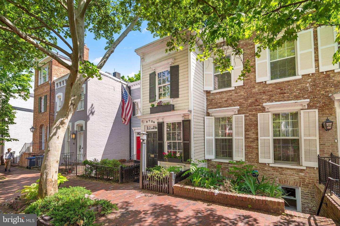 2726 P St NW — photo
