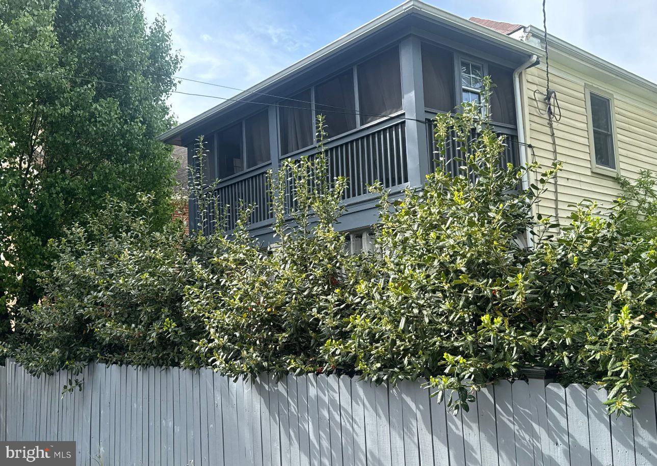 4818 Sheriff Rd NE — photo