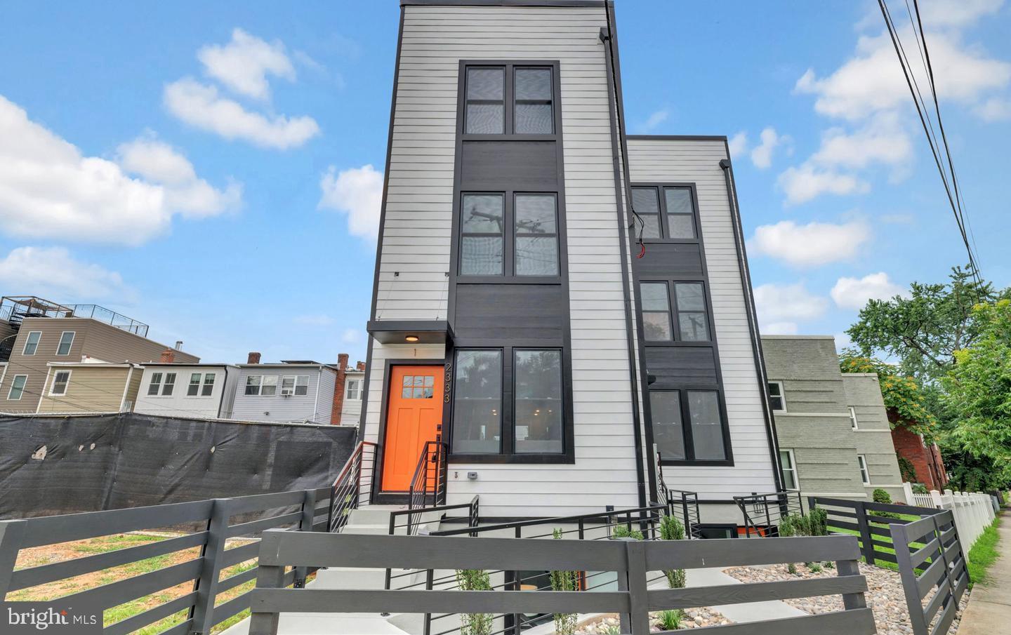 2333 Fairlawn Ave SE #1 — photo