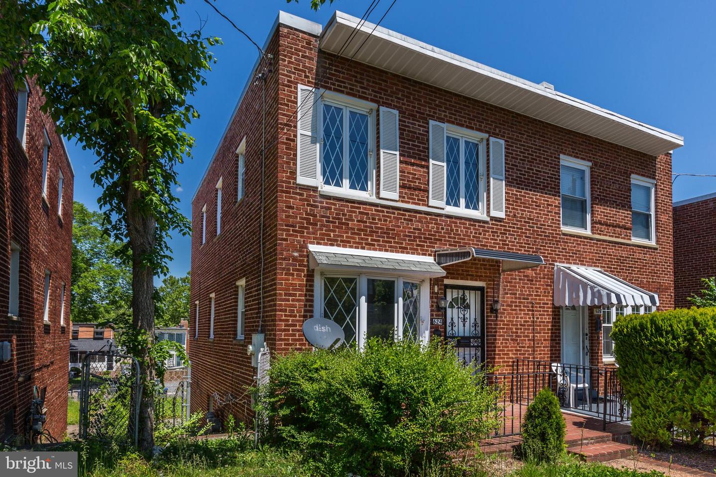 624 Jefferson St NE — photo