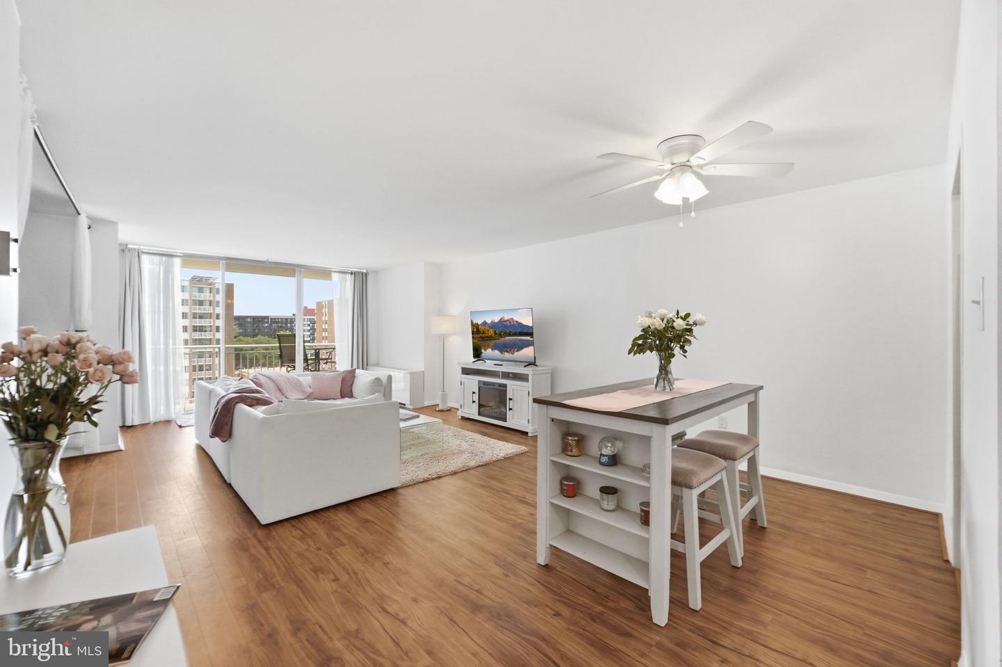3001 Veazey Ter NW #1324 — photo