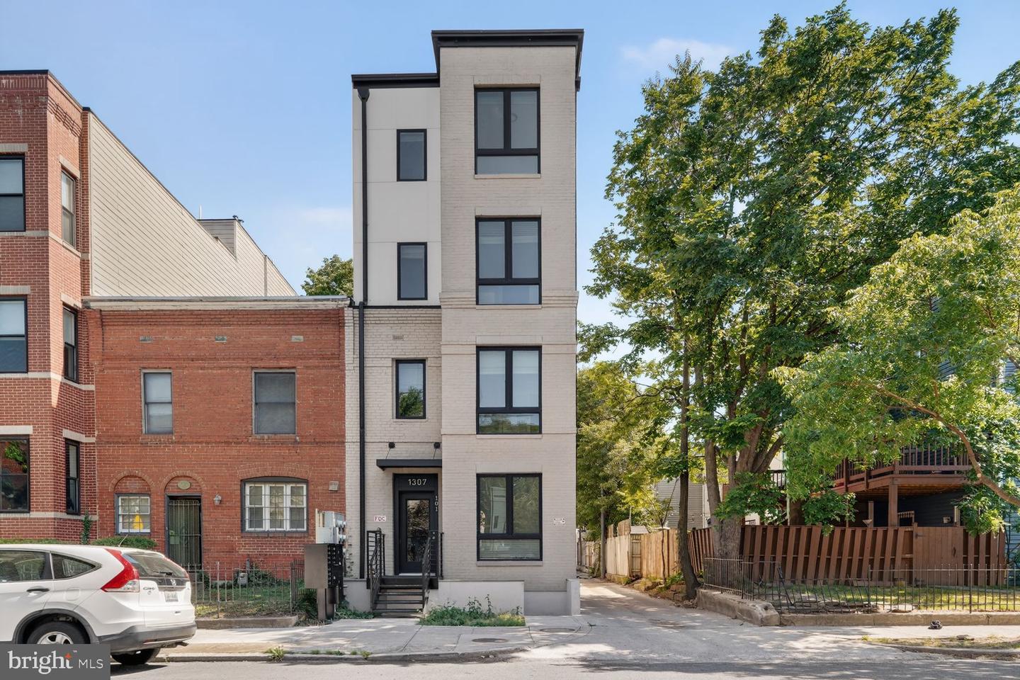 1307 K St SE #301 — photo