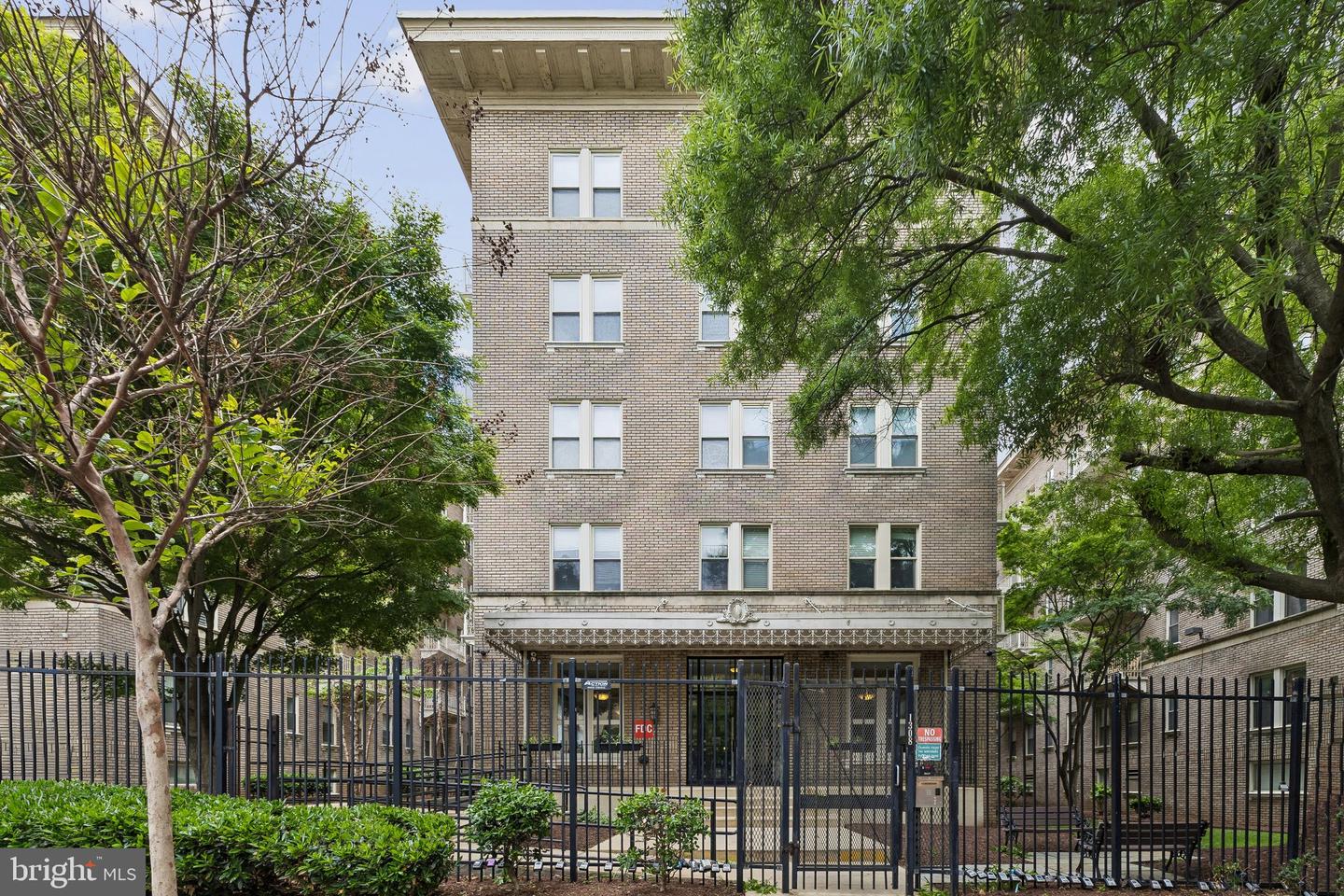 1308 Clifton St NW #507 — photo
