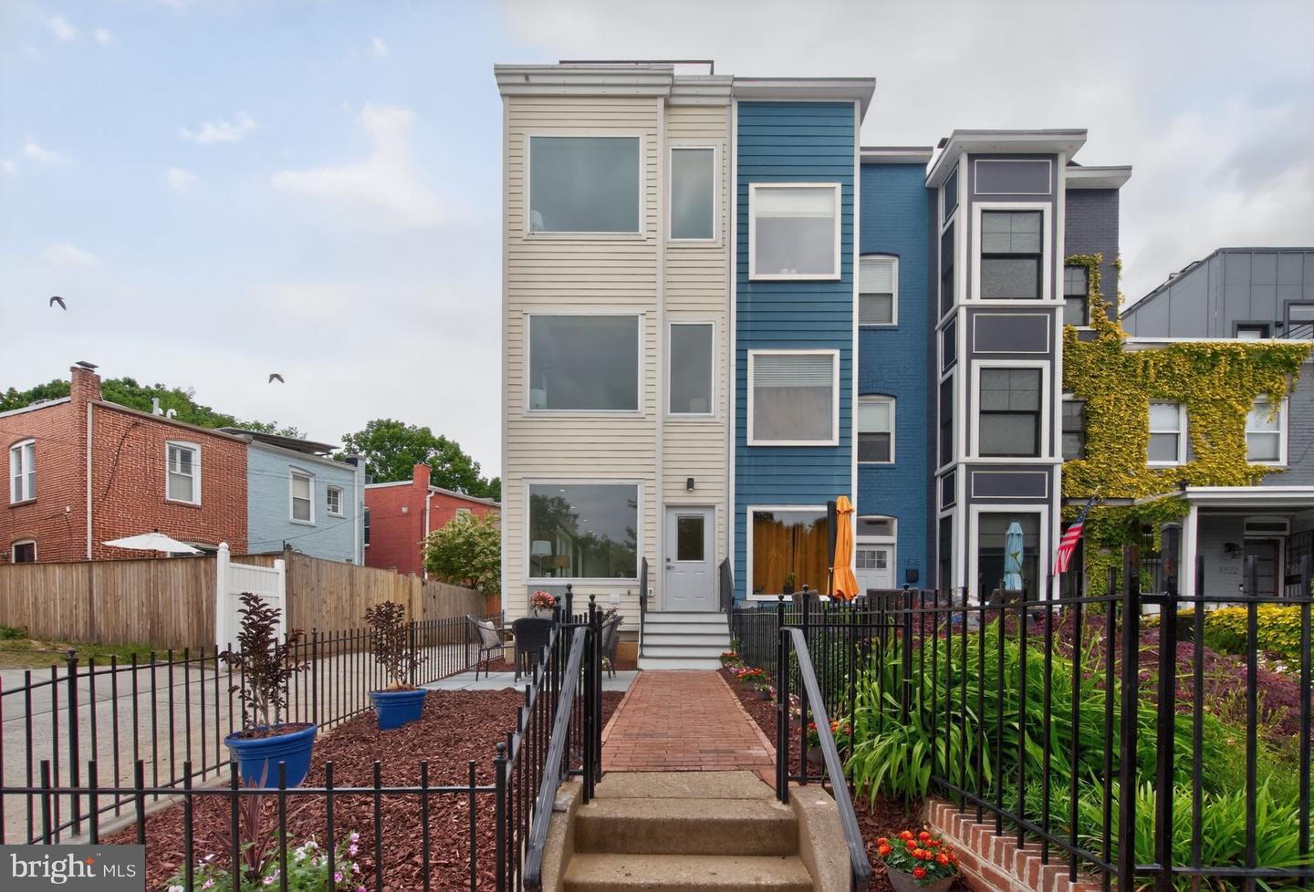 1516 North Carolina Ave NE — photo