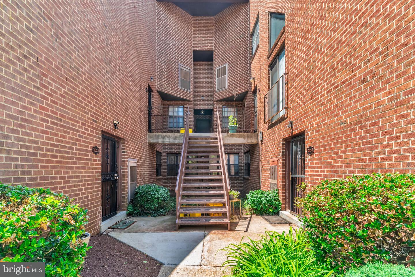 3040 Pineview Ct NE — photo