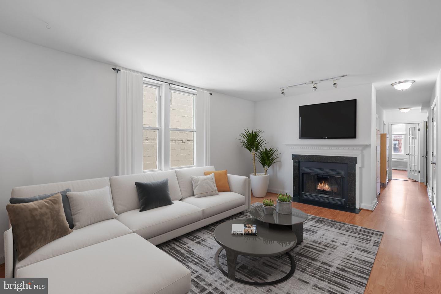 1810 California St NW #204 — photo