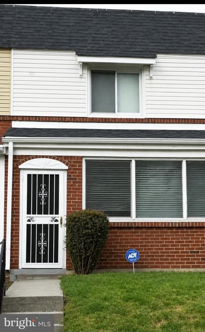 3426 Baker St NE — photo