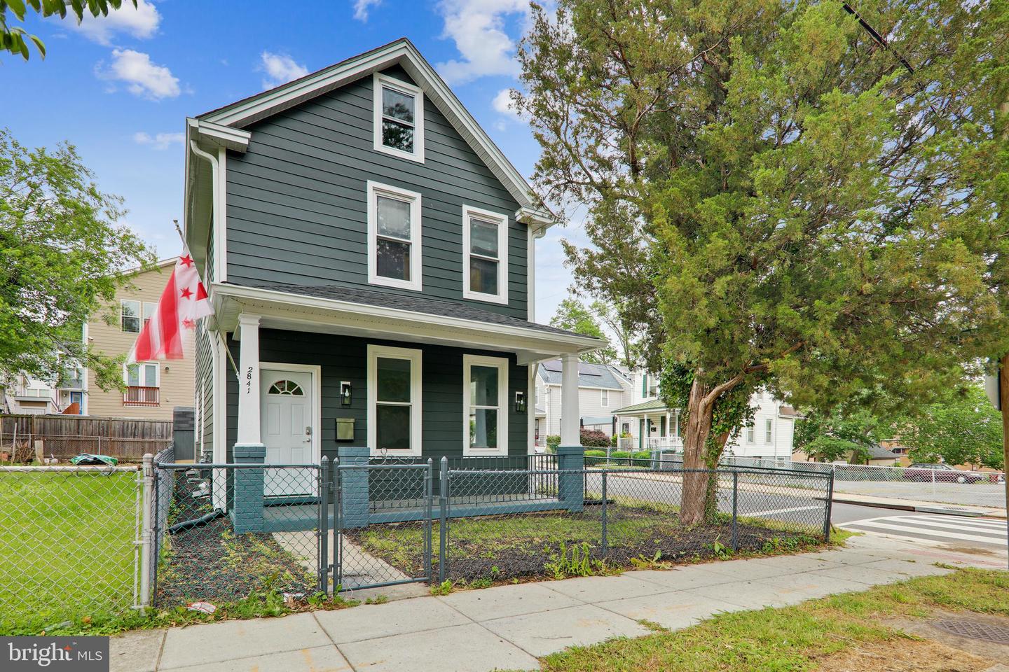 2841 Mills Ave NE — photo