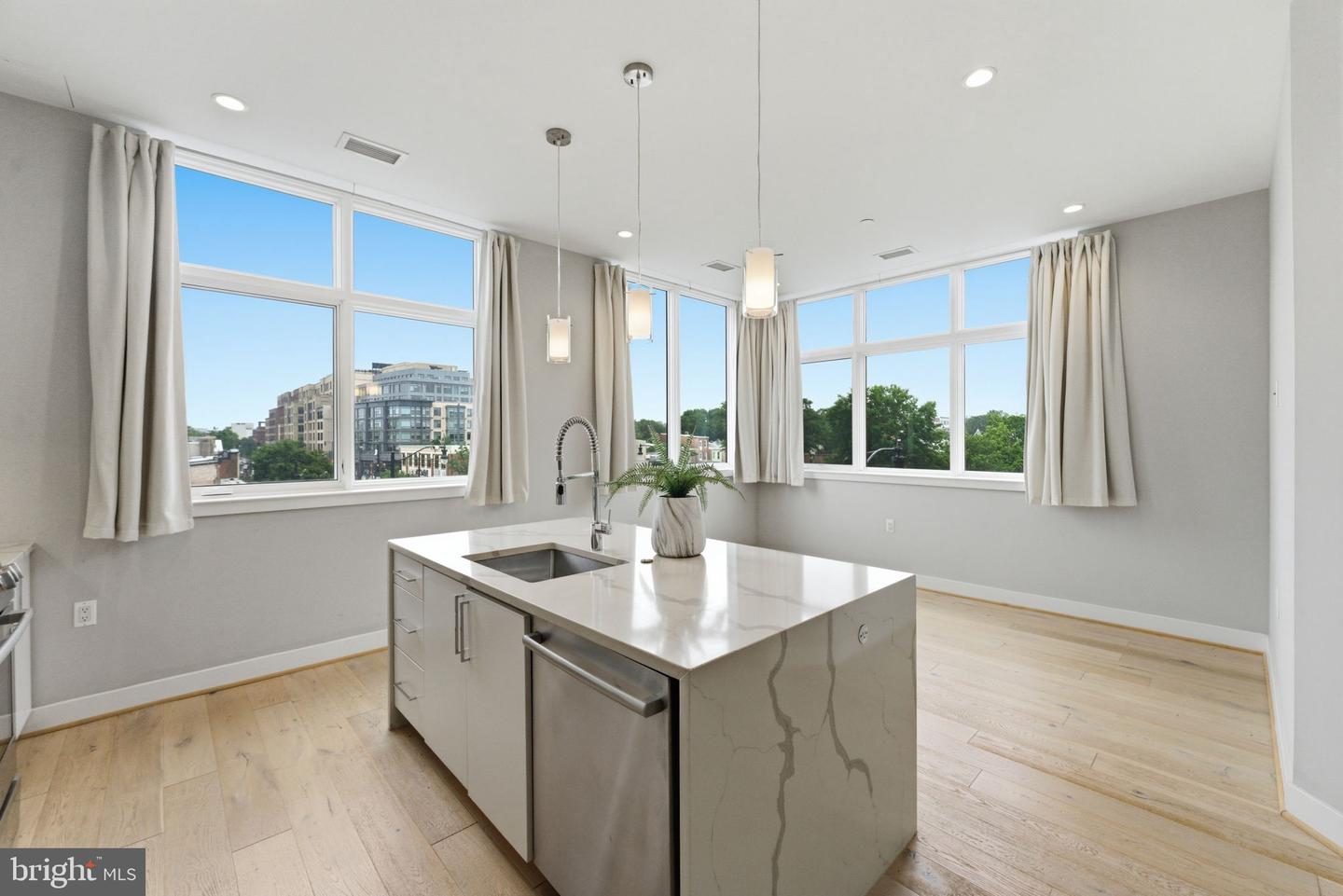 646 H St NE #304 — photo