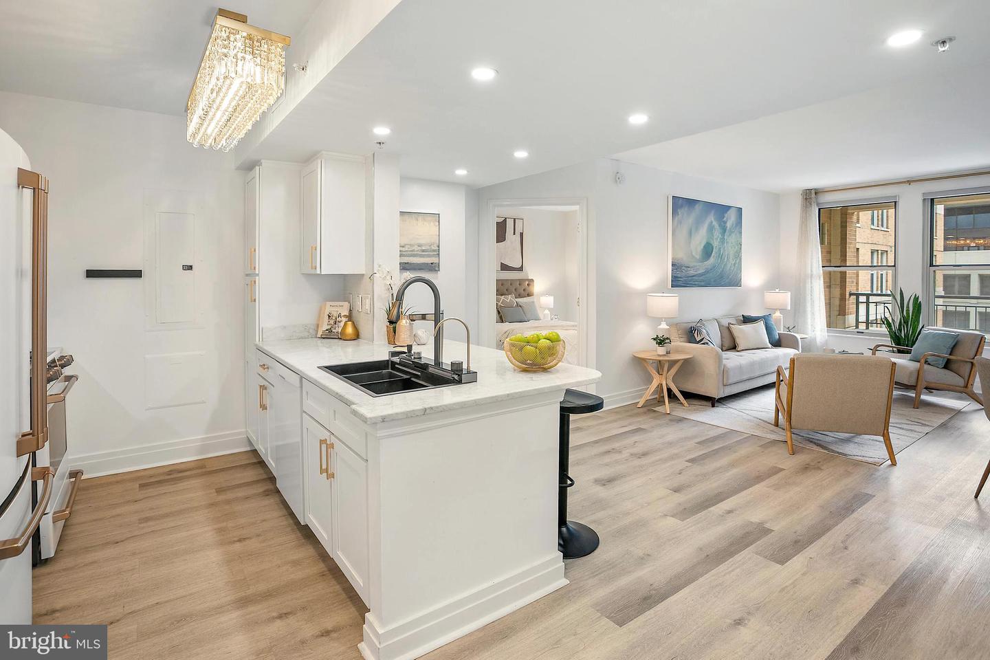 915 E St NW #1105 — photo