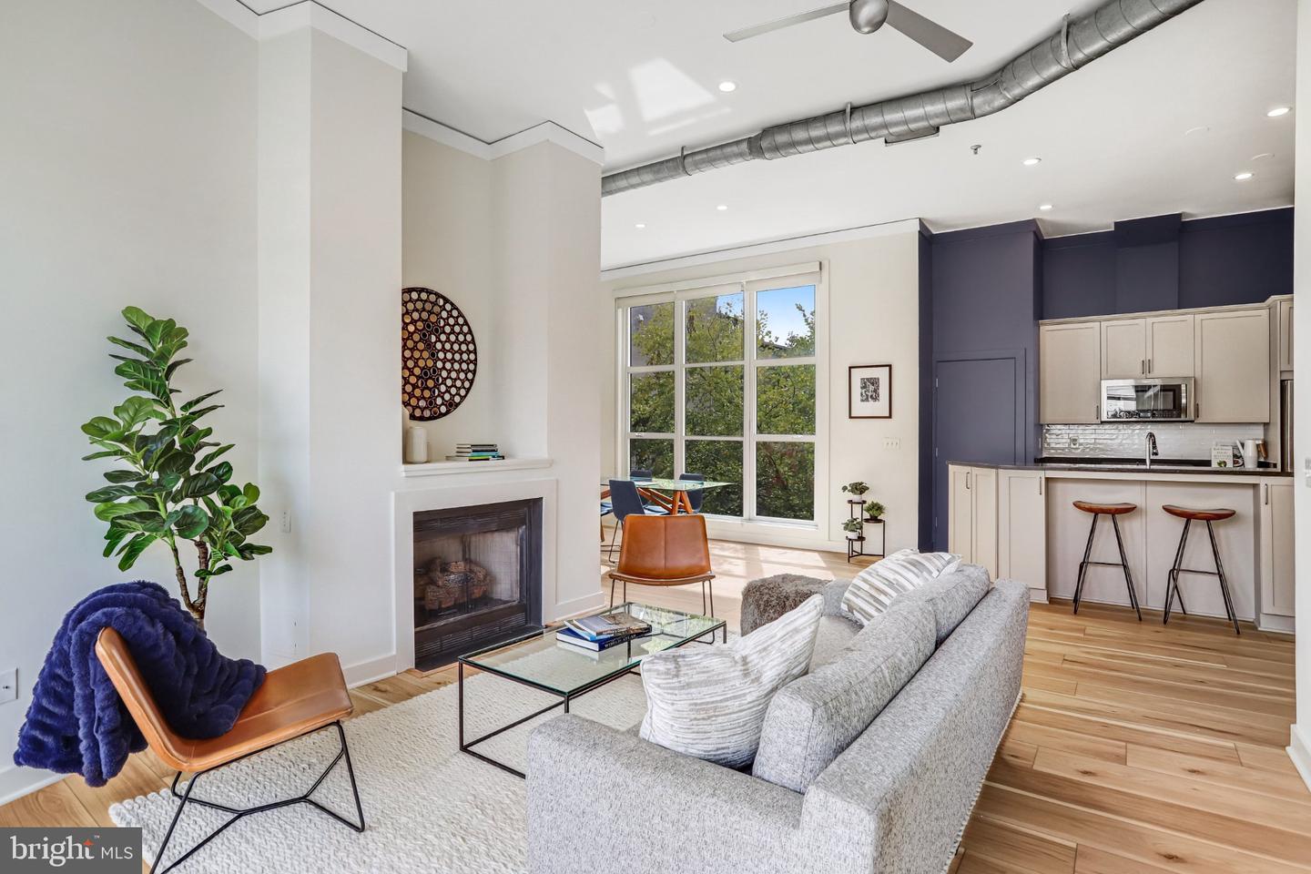 2380 Champlain St NW #306 — photo