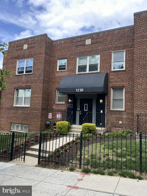 1230 Holbrook Ter NE #203 — photo