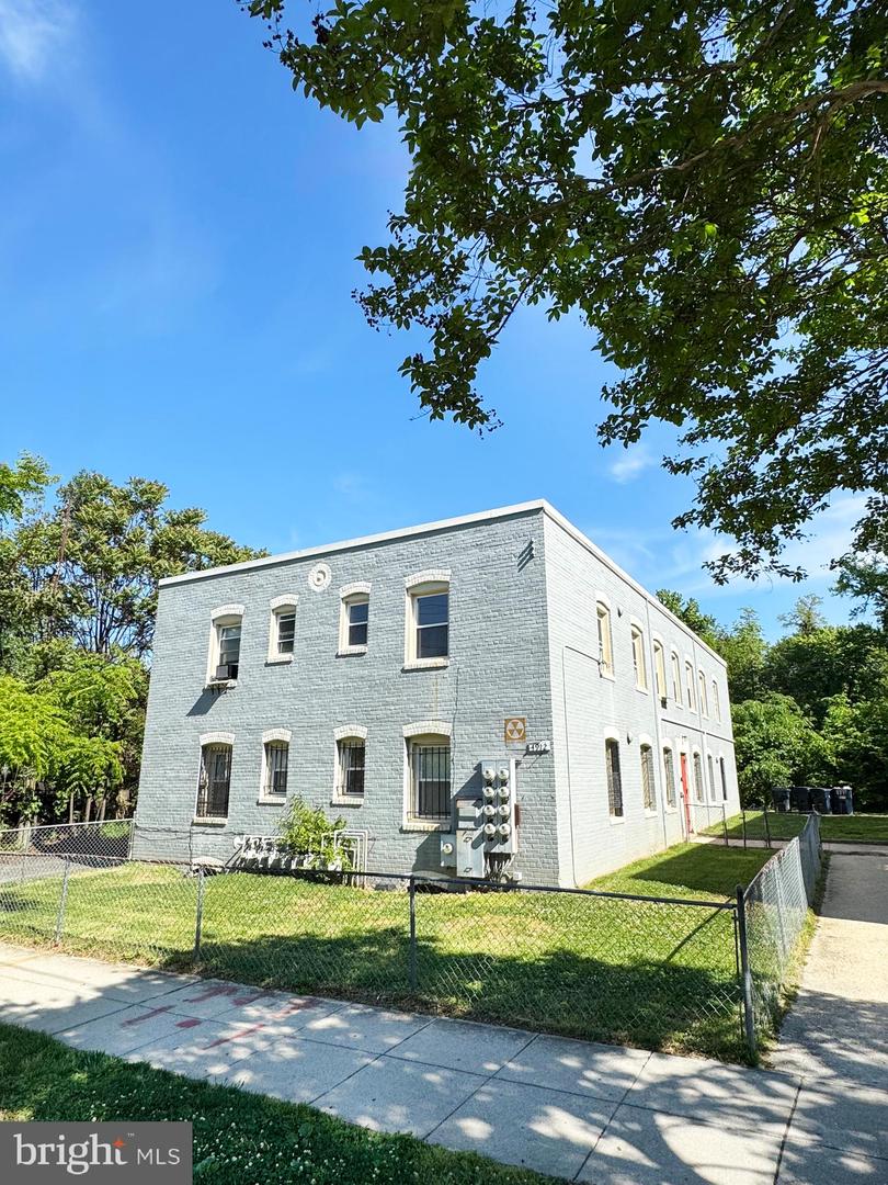 4912 Nash St NE — photo