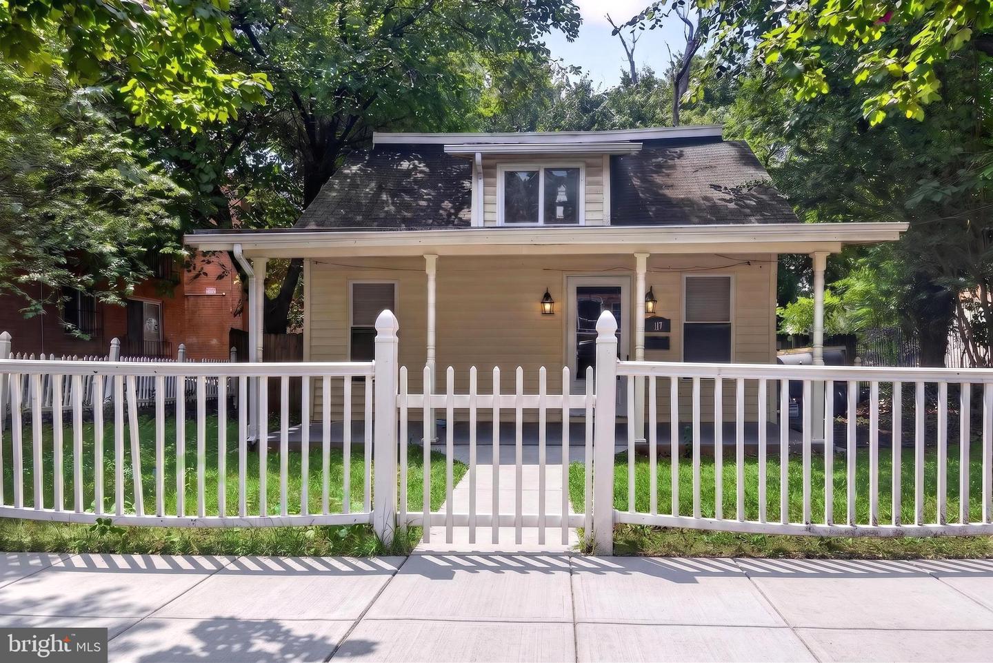 117 Yuma St SE — photo