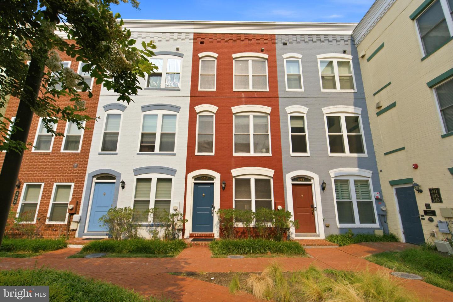 349 L St SE — photo