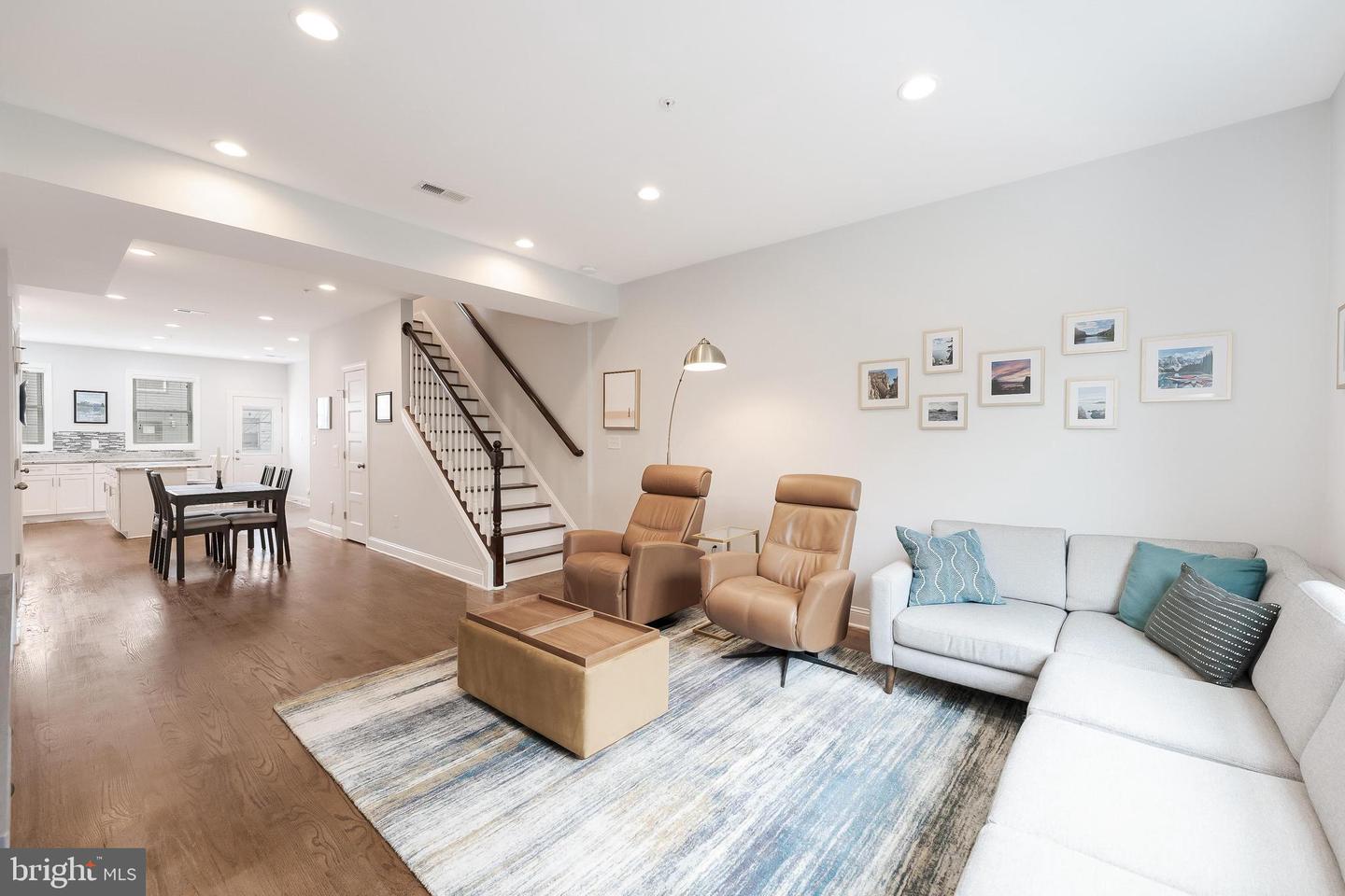 1613 Isherwood St NE #3 — photo