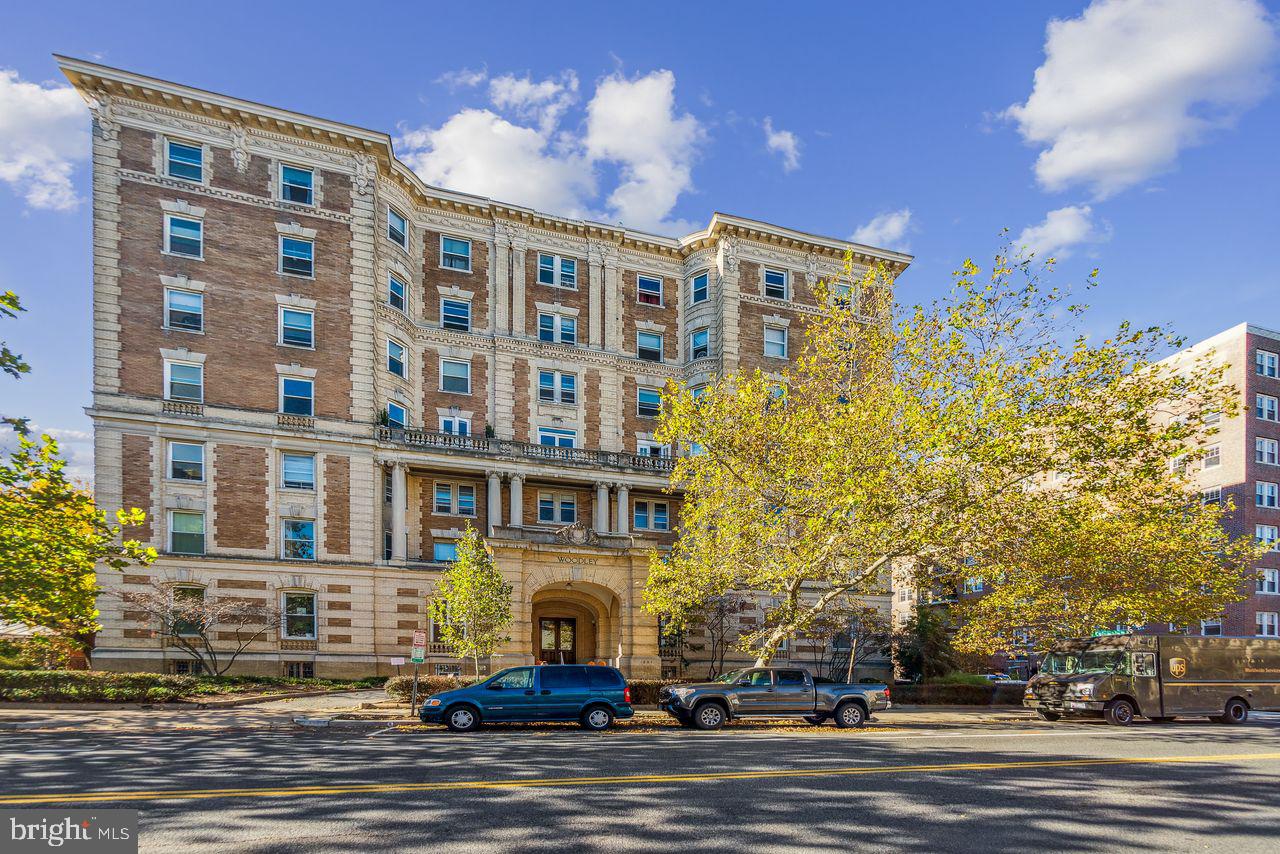 1851 Columbia Rd NW #400 — photo