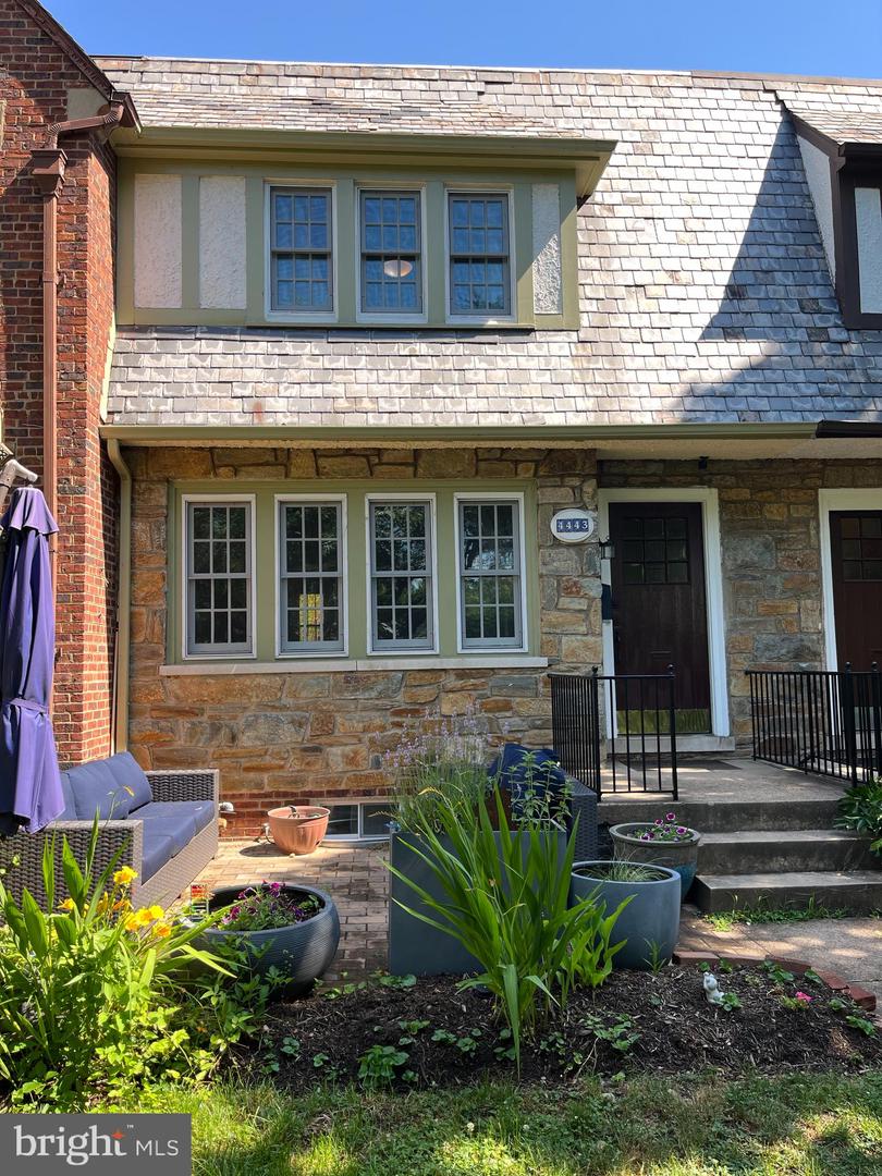 4443 Greenwich Pkwy NW — photo
