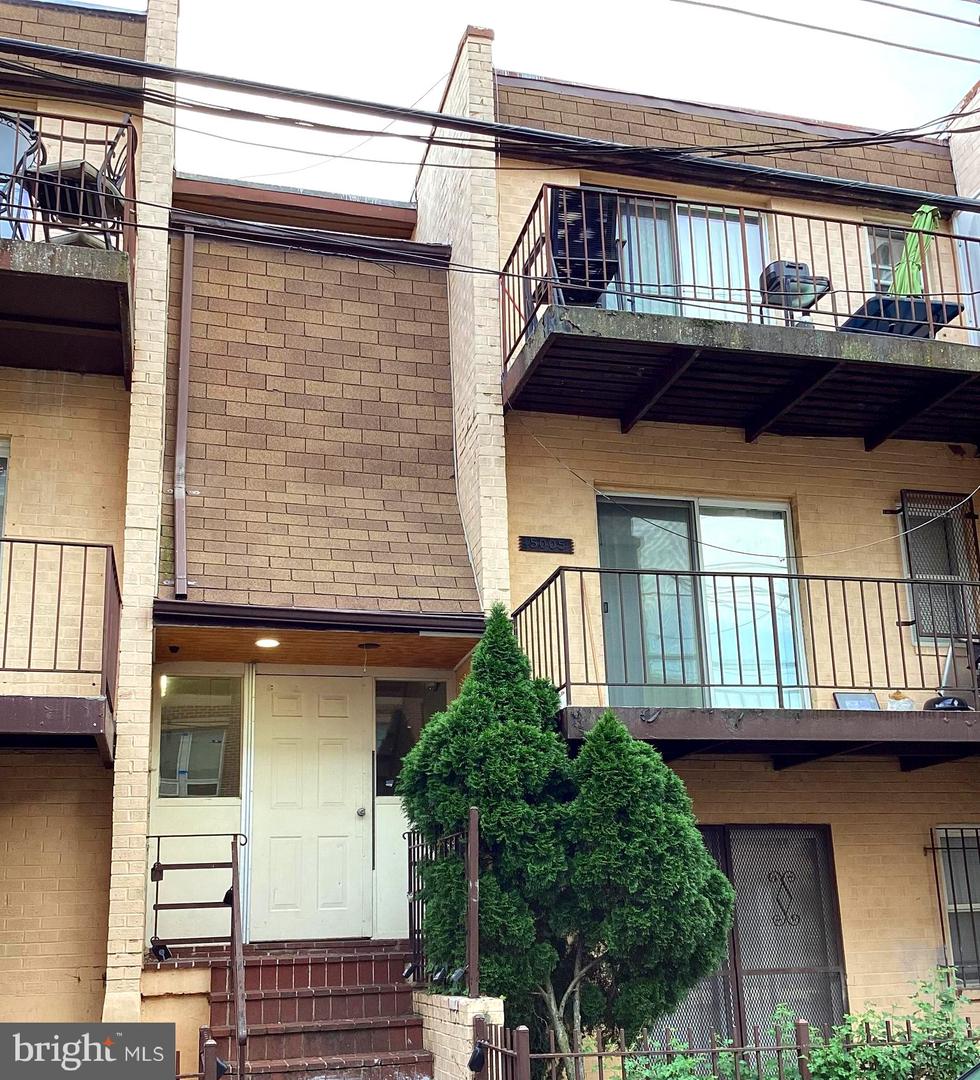 5005 D St SE #104 — photo