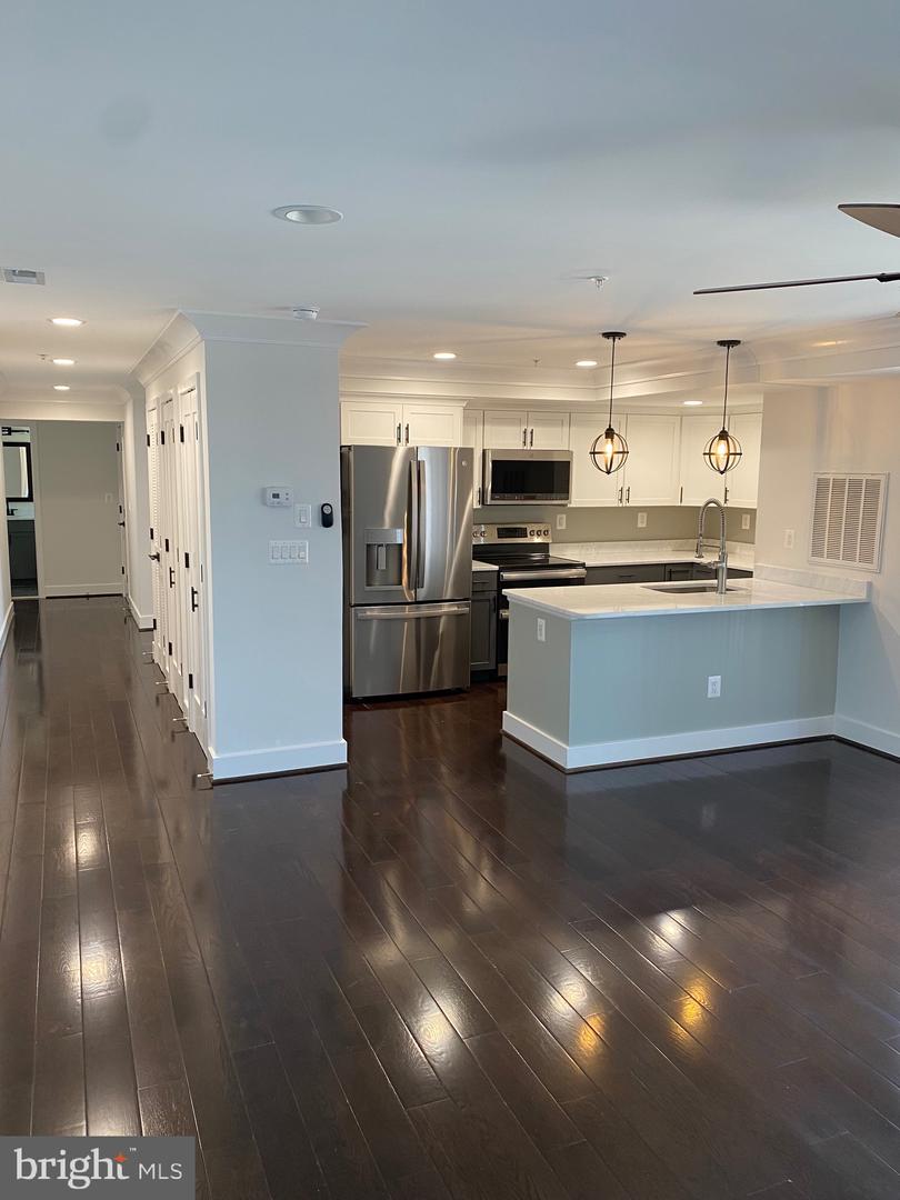 4932 a St SE #302 — photo