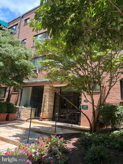 2325 42nd St NW #201 — photo