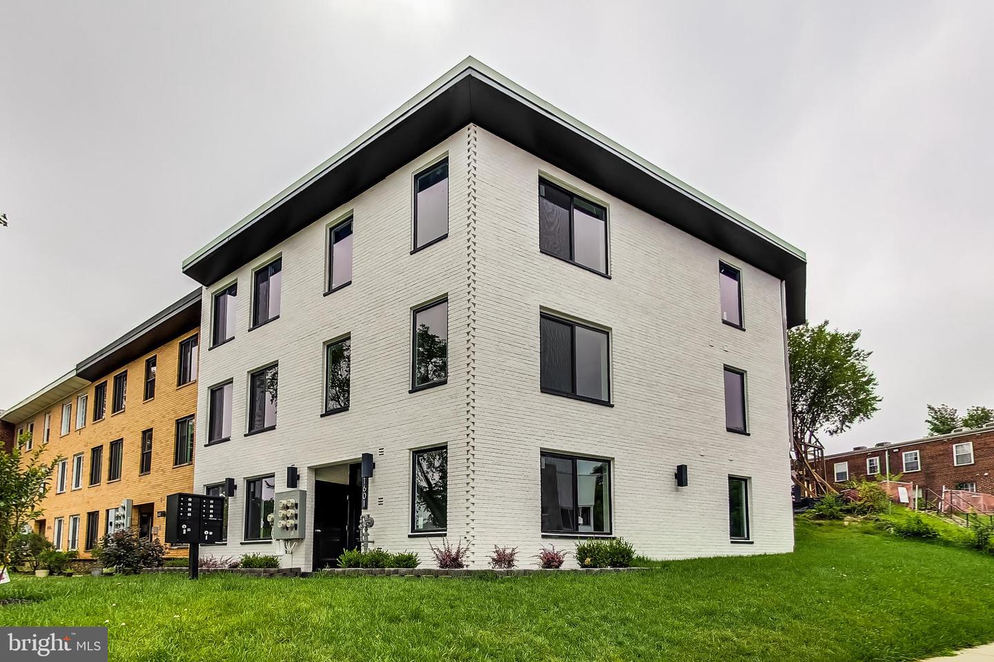 1601 North Carolina Ave NE #1 — photo