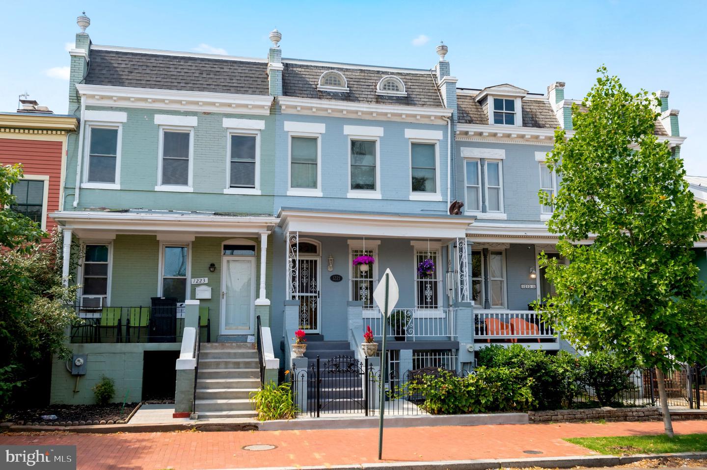 1221 E St SE — photo