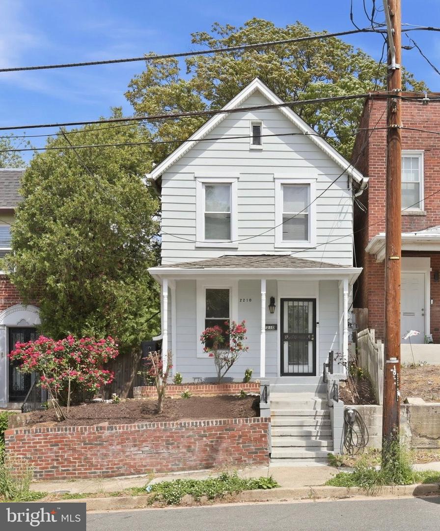 2210 Bryan Pl SE — photo