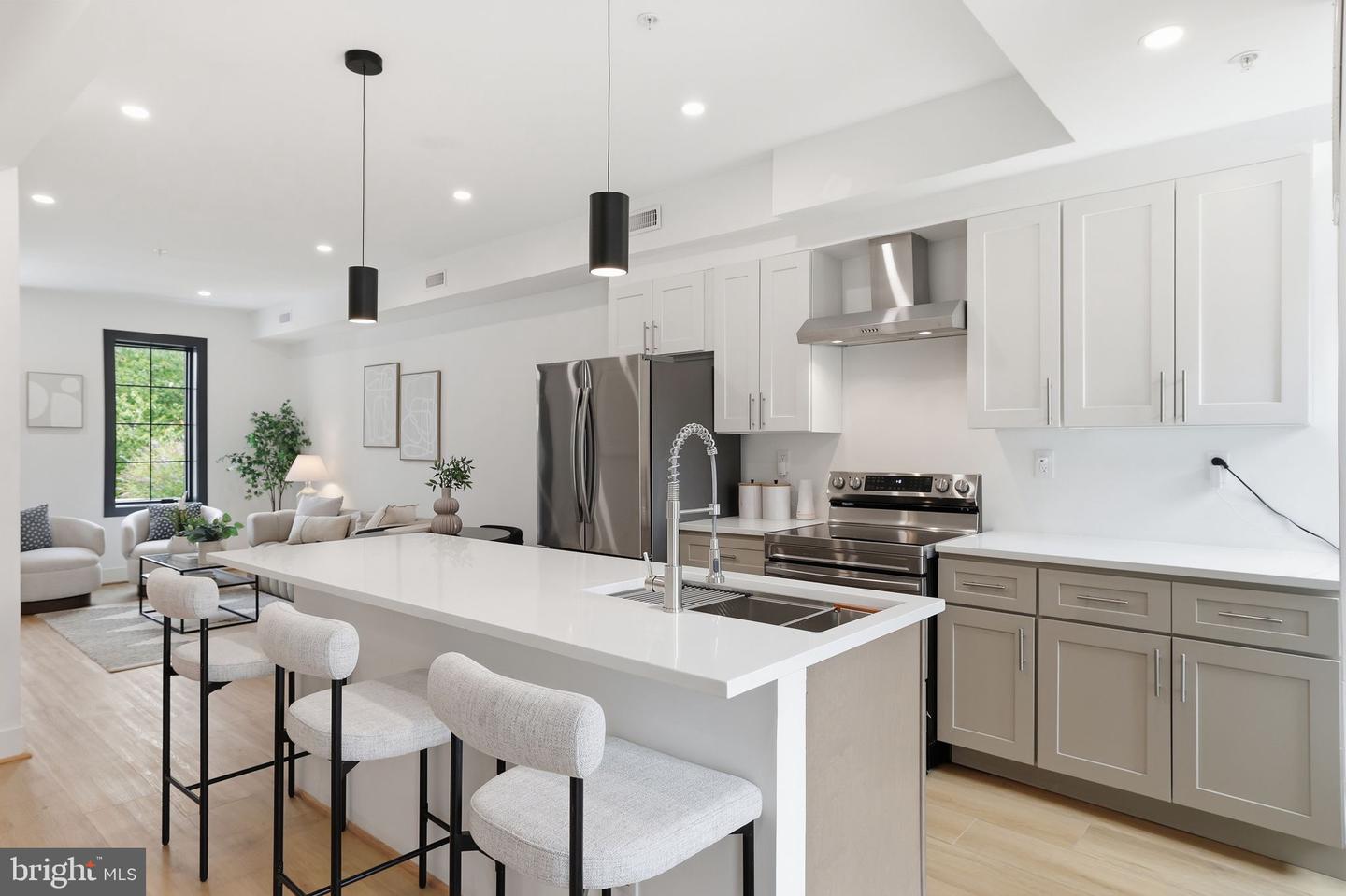 1024 Spring Rd NW — photo