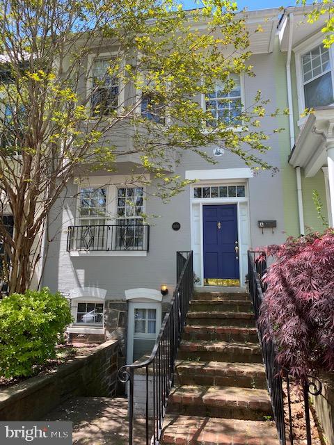1650 33rd St NW #B — photo
