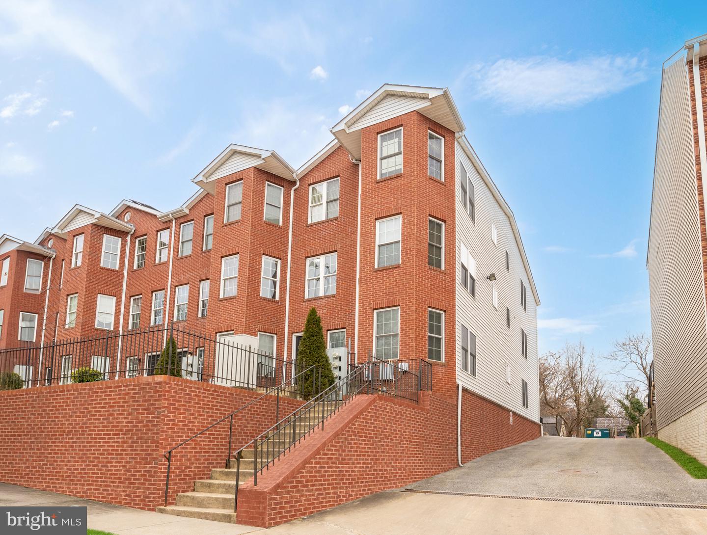 1753 W St SE #B — photo