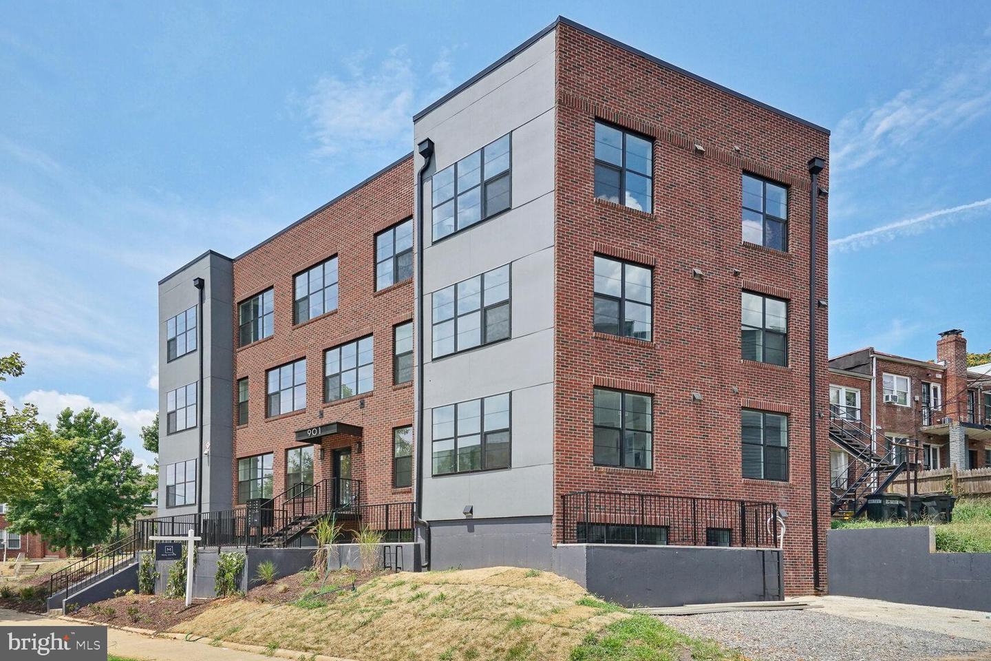 901 19th St NE #11 — photo