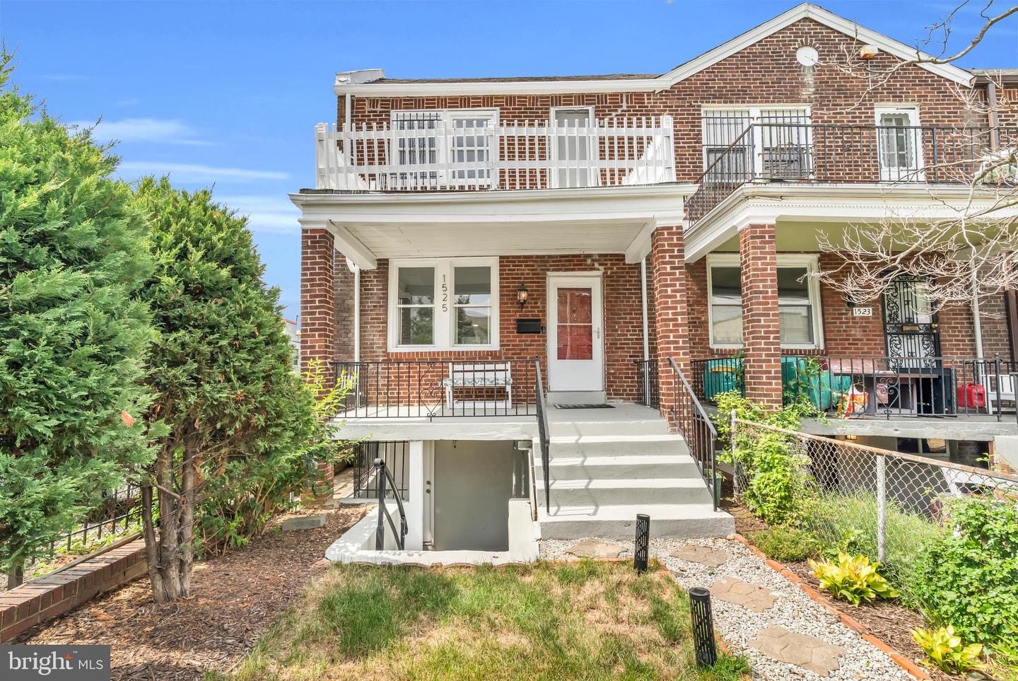 1525 Oates St NE — photo
