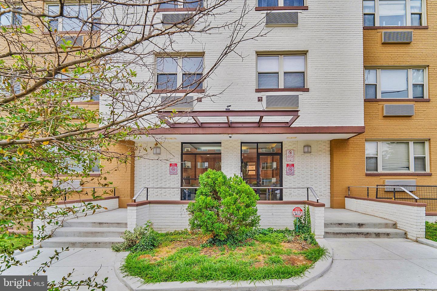738 Longfellow St NW #206 — photo