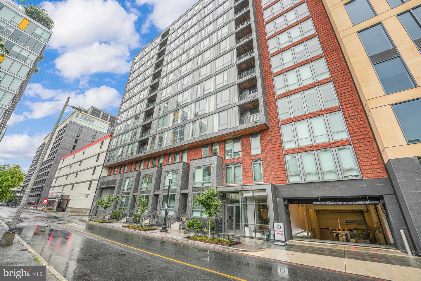 1211 Van St SE #601 — photo