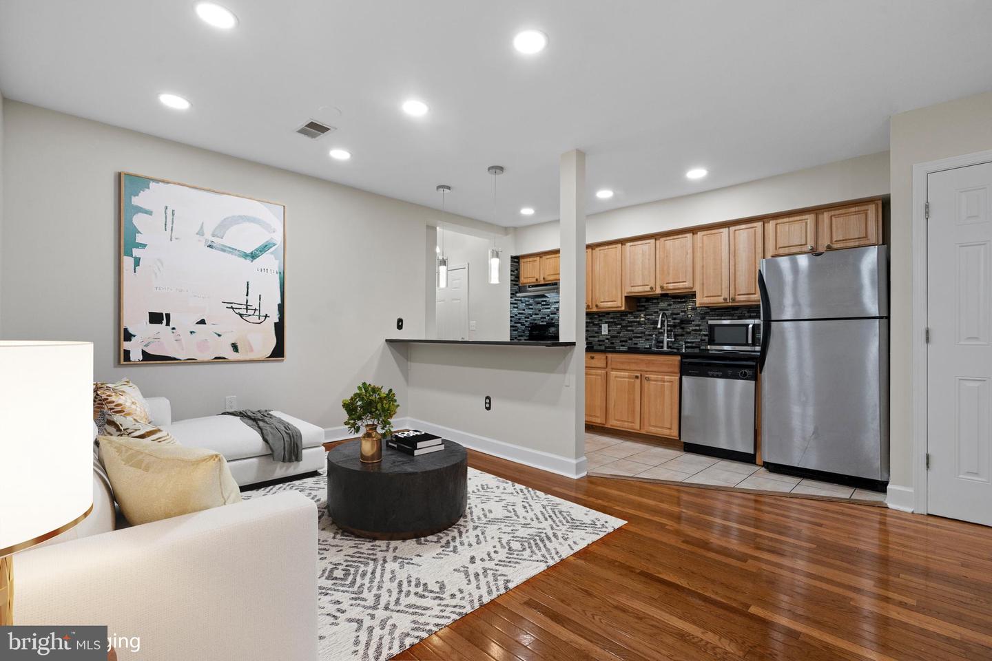 1909 Rosedale St NE #3 — photo