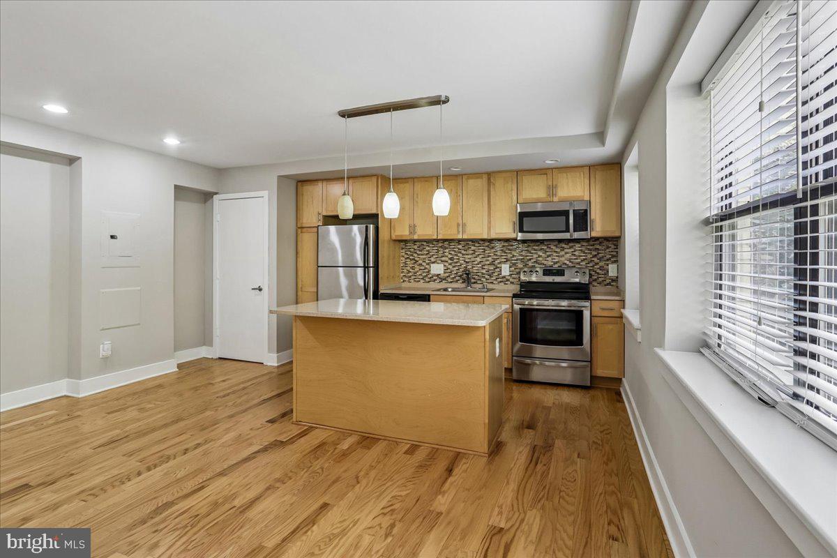 212-212 Oakwood St SE #113 — photo